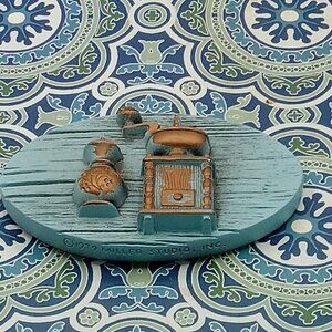 MILLER STUDIO '79 BLUE Oval Chalkware One Kitchen Plaque Coffee Grinder 5.25"